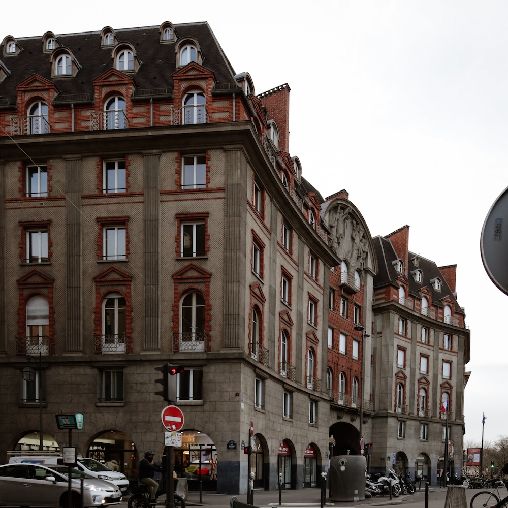 Photo de la façade de de l'immeuble parisien rue de Nevers